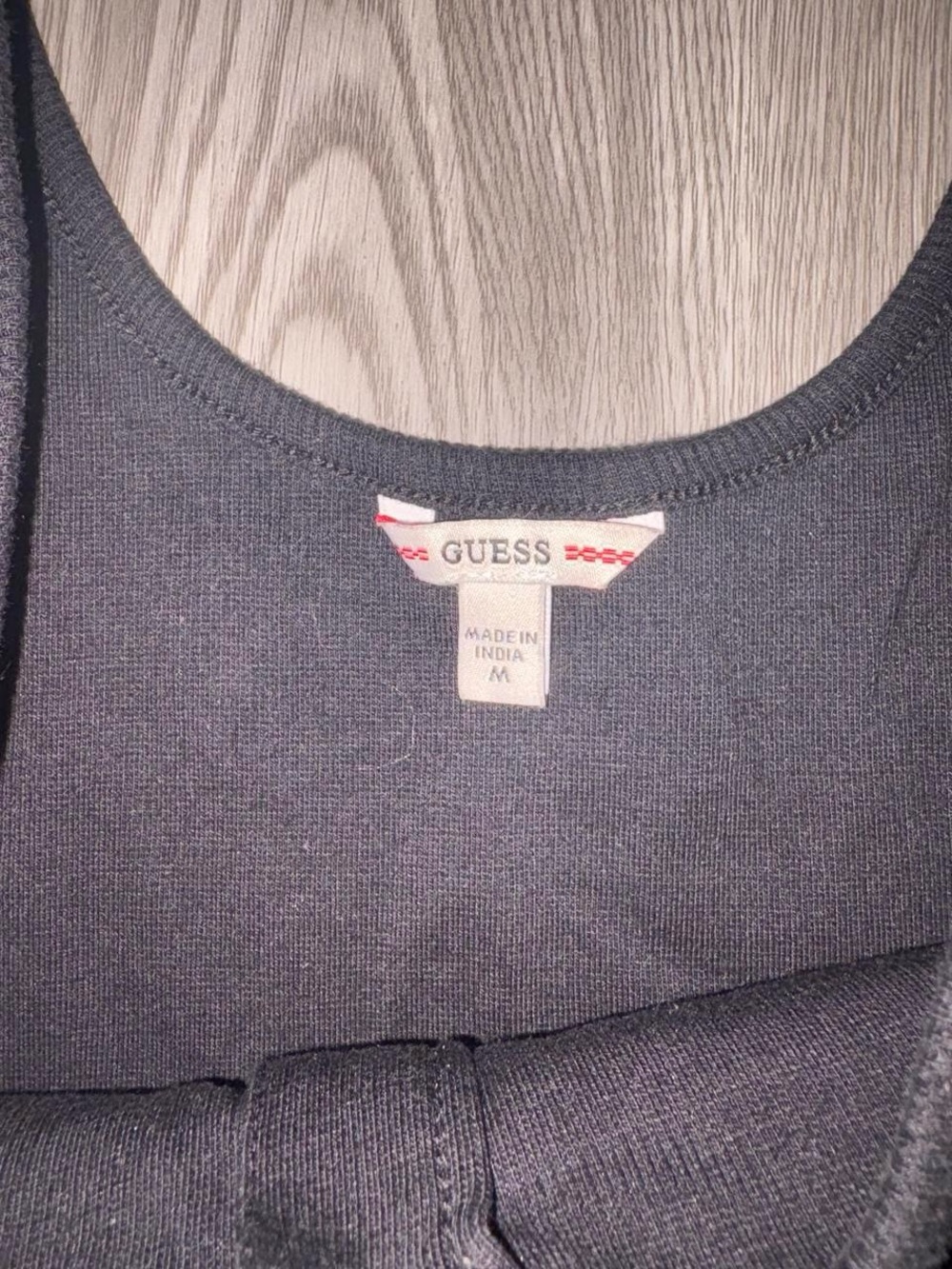 GUESS Black Ribbed Snap-Front Crop Tank - Picture 4 of 5